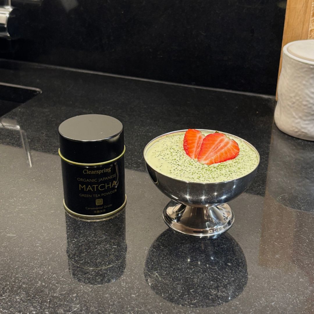 Helppo ja terveellinen matcha-valkosuklaamousse
